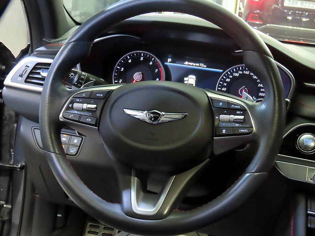 Genesis G70 - Vista 8