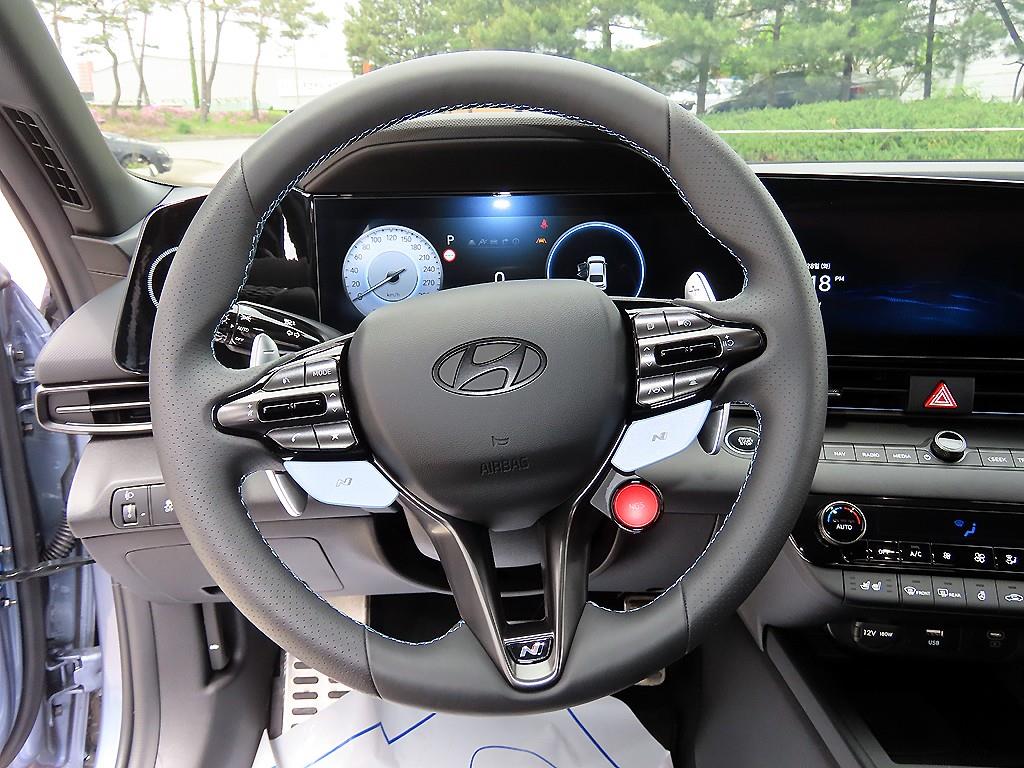 HYUNDAI Avante - Vista 8