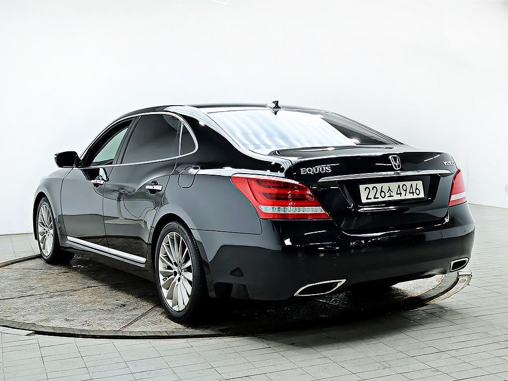HYUNDAI Equus - Vista 7
