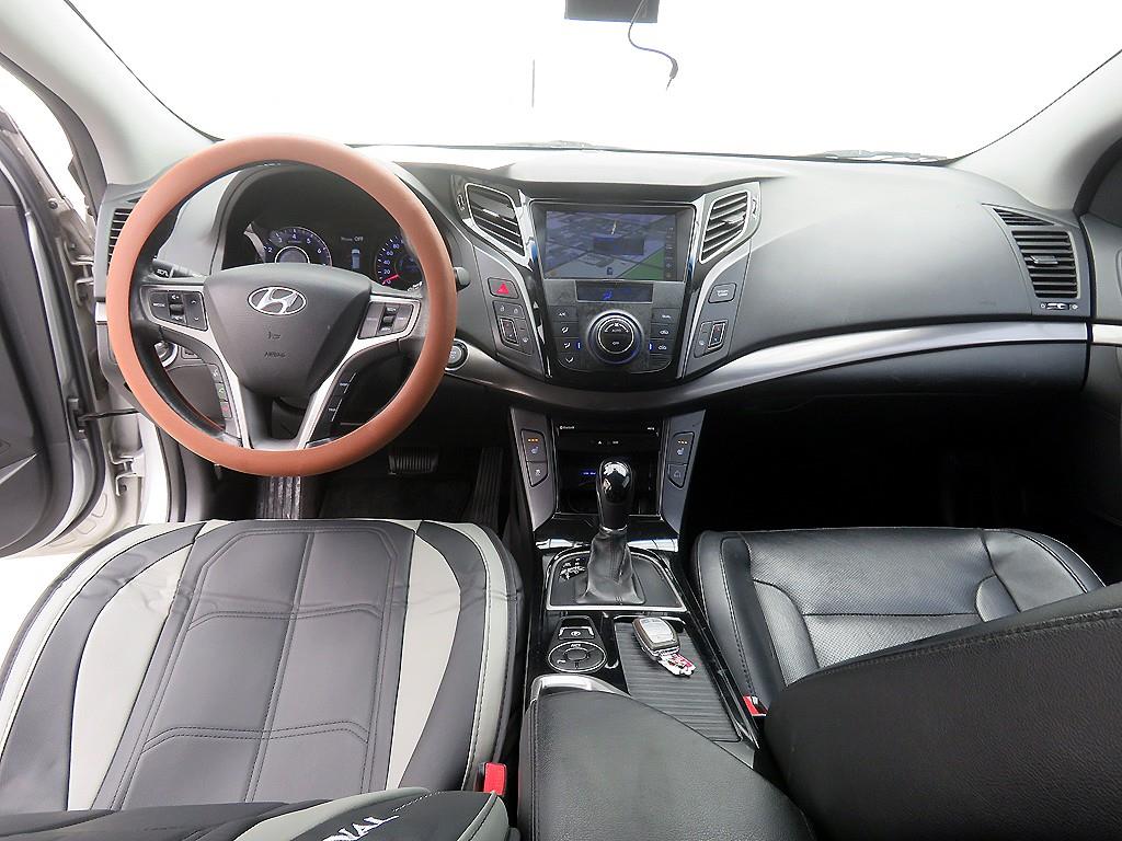 HYUNDAI i40 - Vista 8