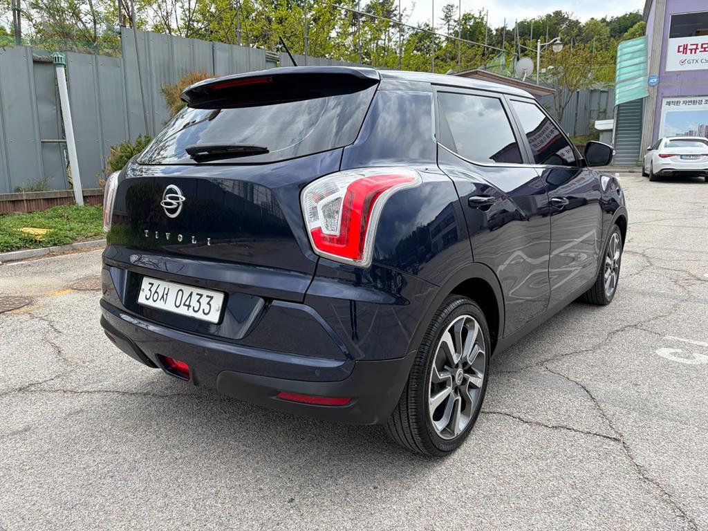 Ssangyong Tivoli - Vista 4