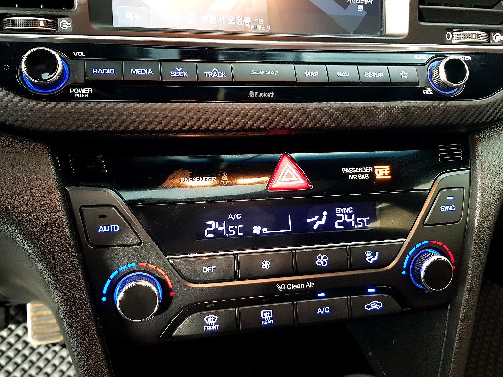 HYUNDAI Avante - Vista 11