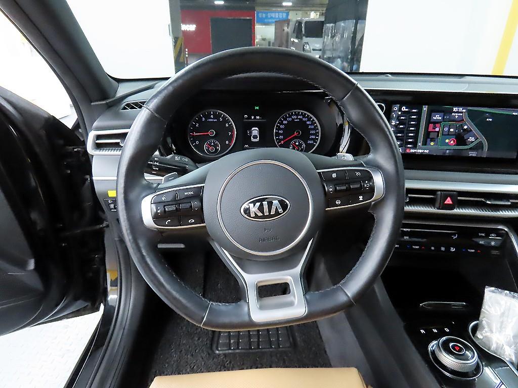 KIA K5 - Vista 9