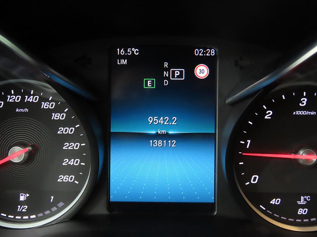 Mercedes Benz C Class - Vista 9