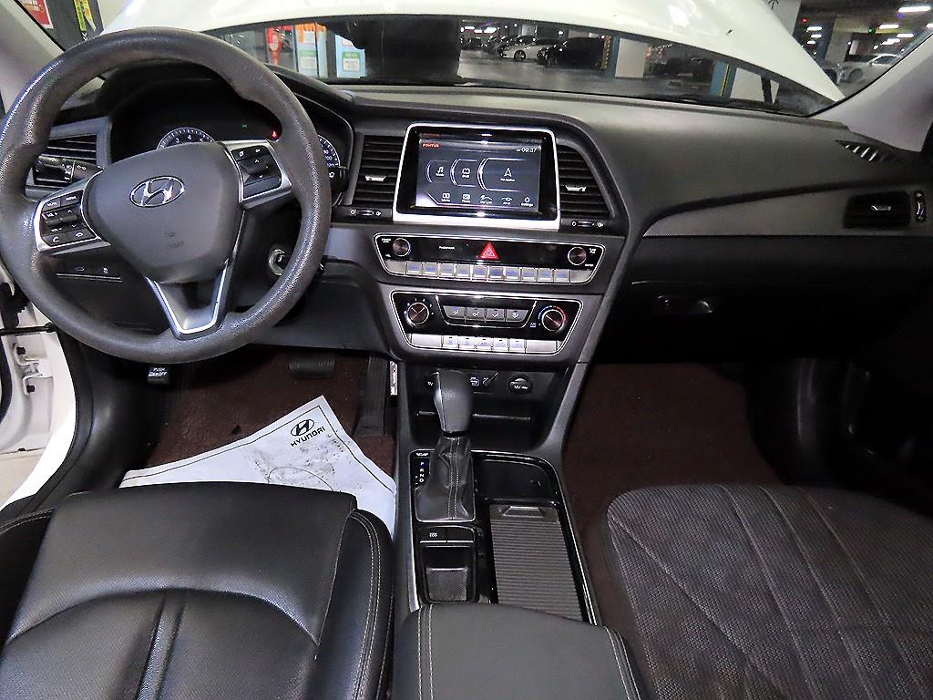 HYUNDAI Sonata - Vista 10