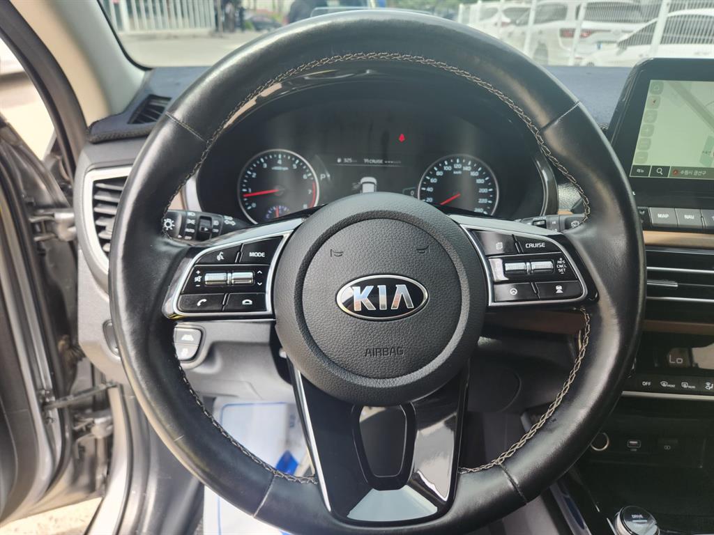 KIA Seltos - Vista 8