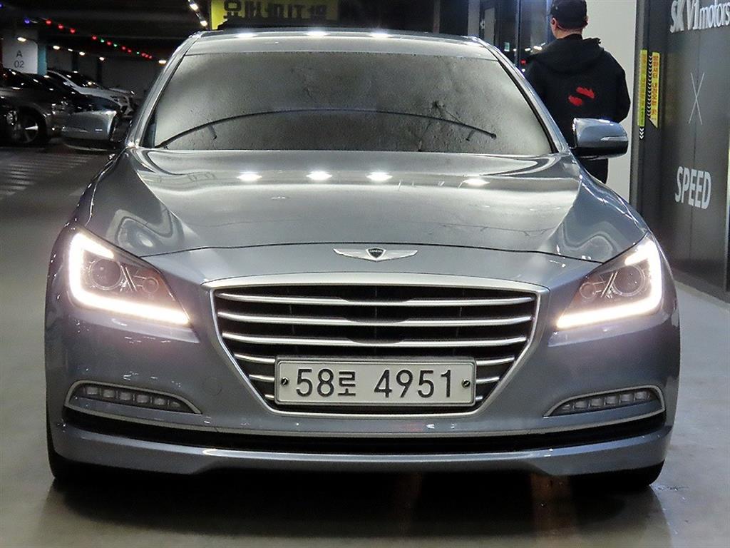 HYUNDAI Genesis - Vista 2