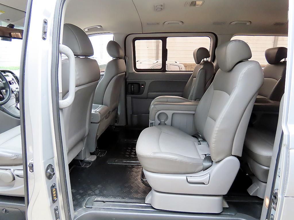 HYUNDAI Starex - Vista 6