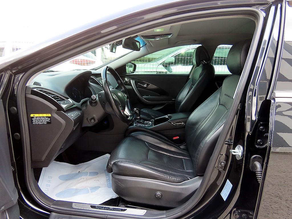 HYUNDAI Grandeur - Vista 5