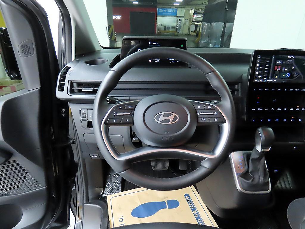 HYUNDAI Staria - Vista 9
