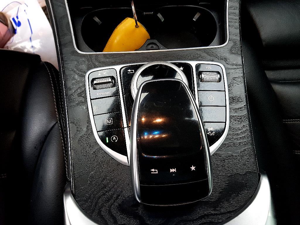 Mercedes Benz GLC Class - Vista 11