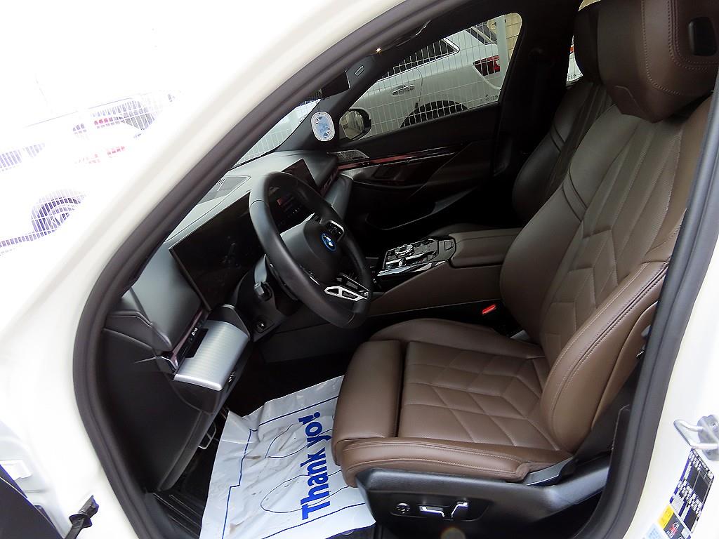 BMW i5 - Vista 5