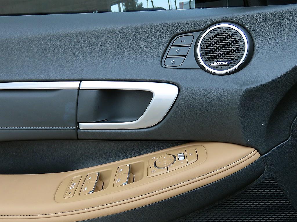HYUNDAI Sonata - Vista 12