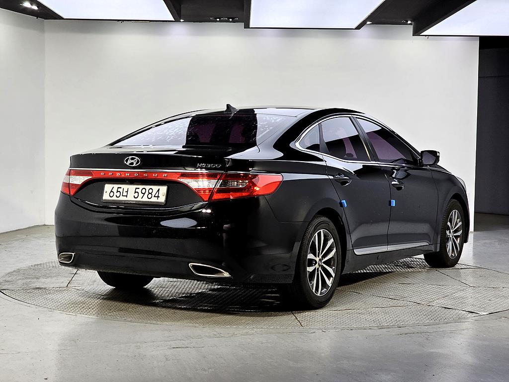 HYUNDAI Grandeur - Vista 4