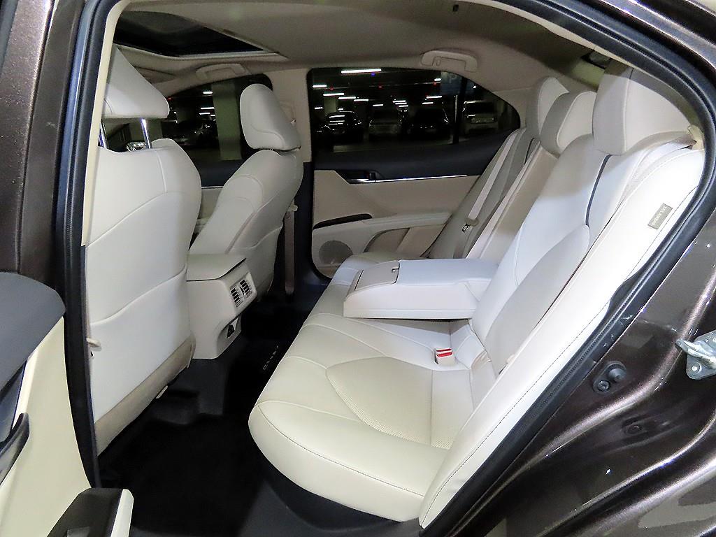 Toyota Camry - Vista 7