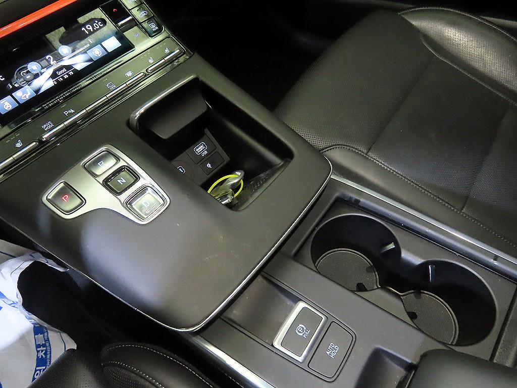 HYUNDAI Grandeur - Vista 12