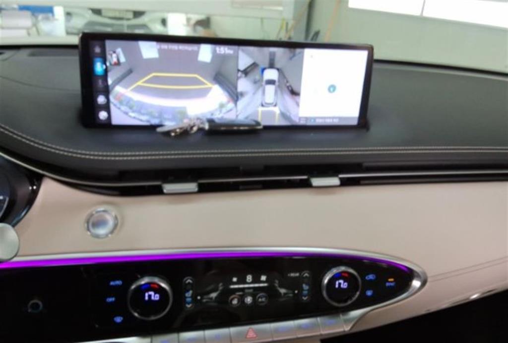Genesis GV70 - Vista 6