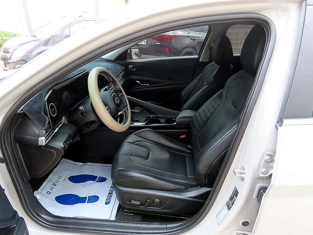 HYUNDAI Avante - Vista 5