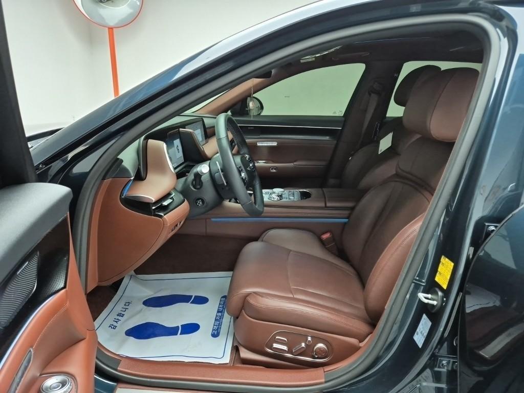 Genesis G90 - Vista 11
