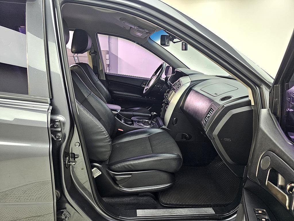 Ssangyong Korando - Vista 11
