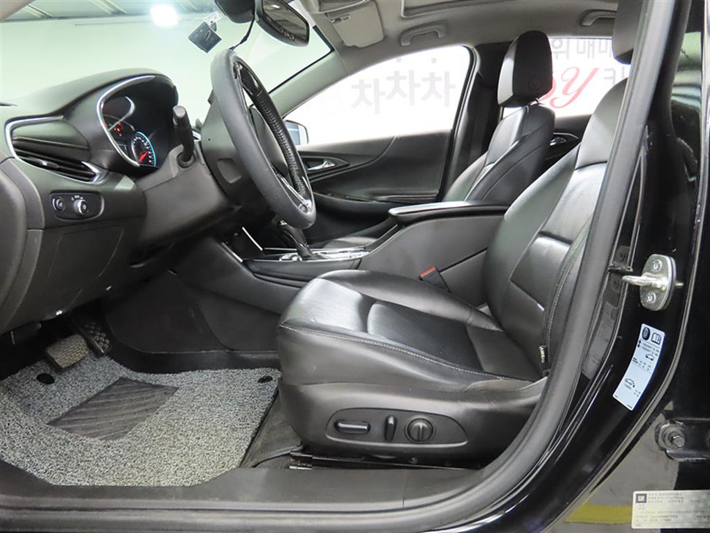 Chevrolet Malibu - Vista 5