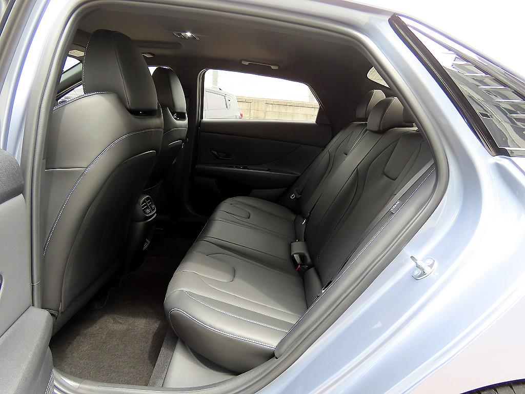 HYUNDAI Avante - Vista 6
