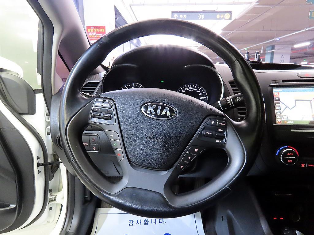 KIA K3 - Vista 8
