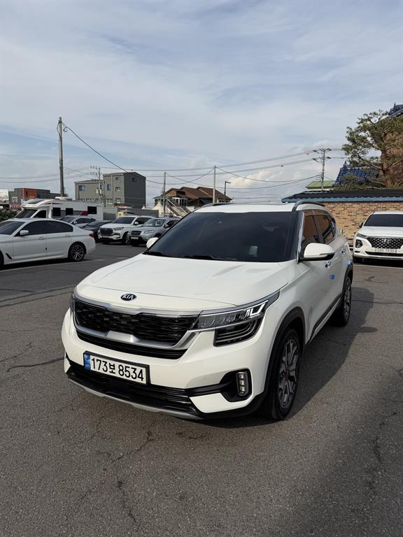 KIA Seltos - Vista 3