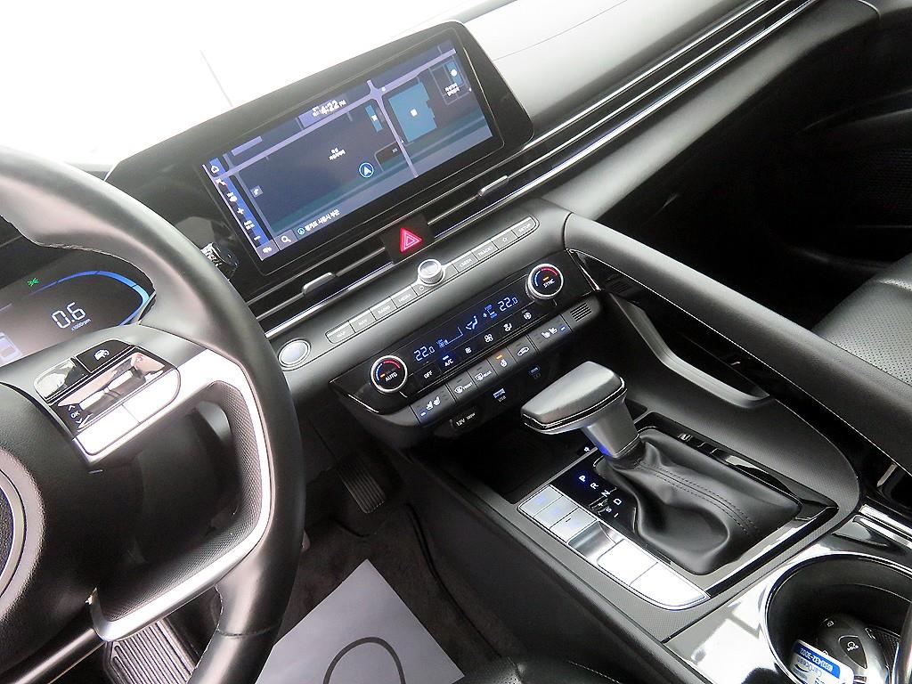 HYUNDAI Avante - Vista 12