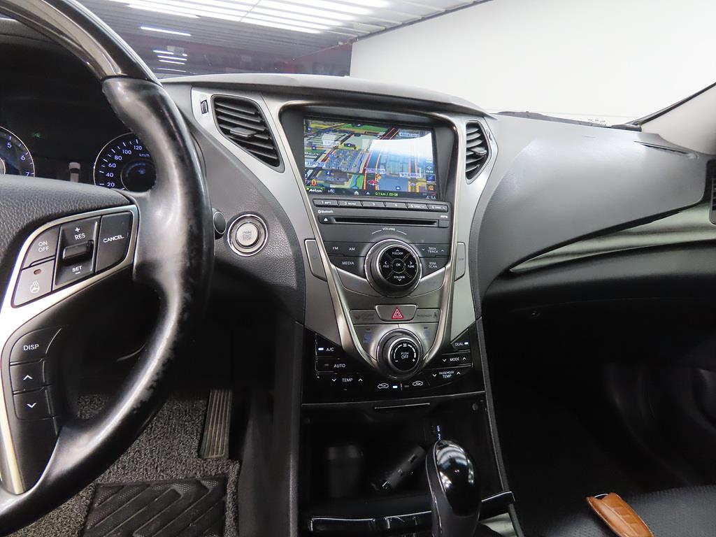 HYUNDAI Grandeur - Vista 10