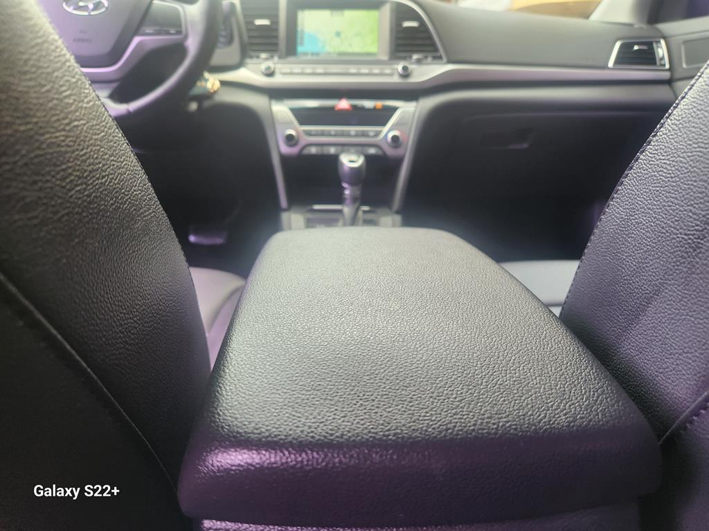 HYUNDAI Avante - Vista 11