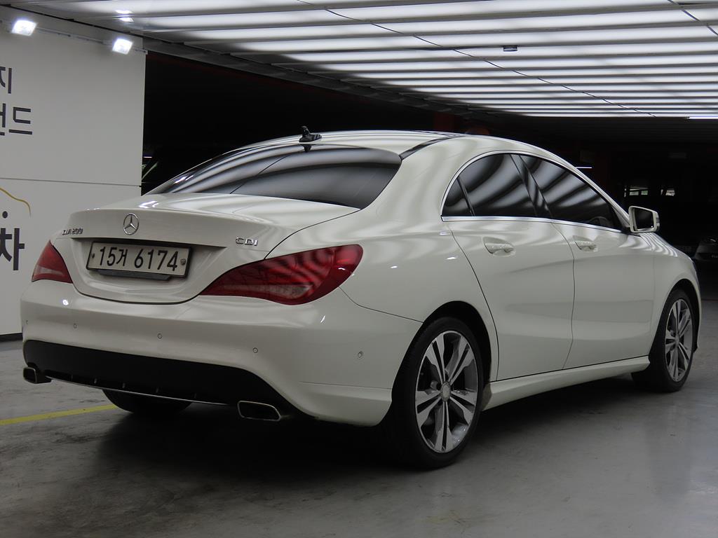 Mercedes Benz CLA Class - Vista 3