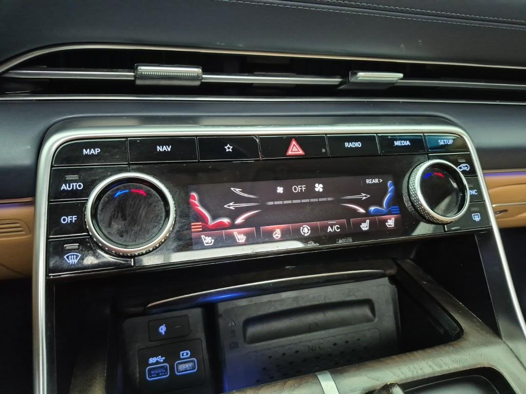 Genesis GV80 - Vista 10