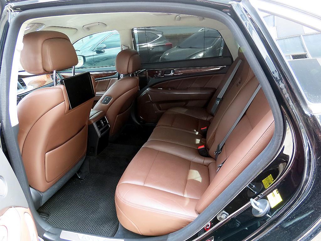 HYUNDAI Equus - Vista 6