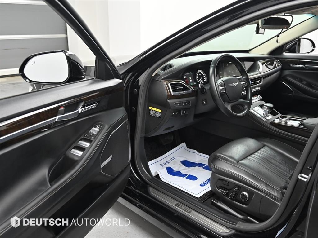Genesis G90 - Vista 11
