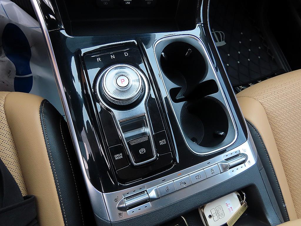 KIA Carnival - Vista 11