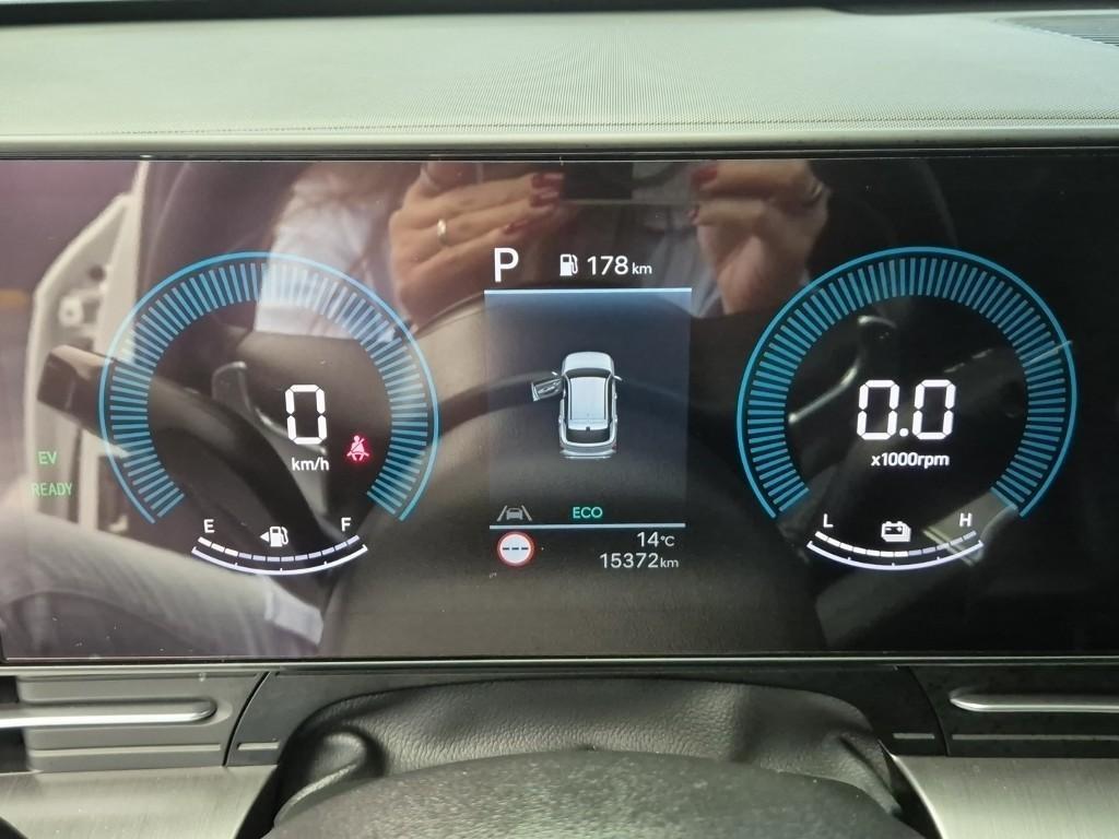 HYUNDAI Kona - Vista 6
