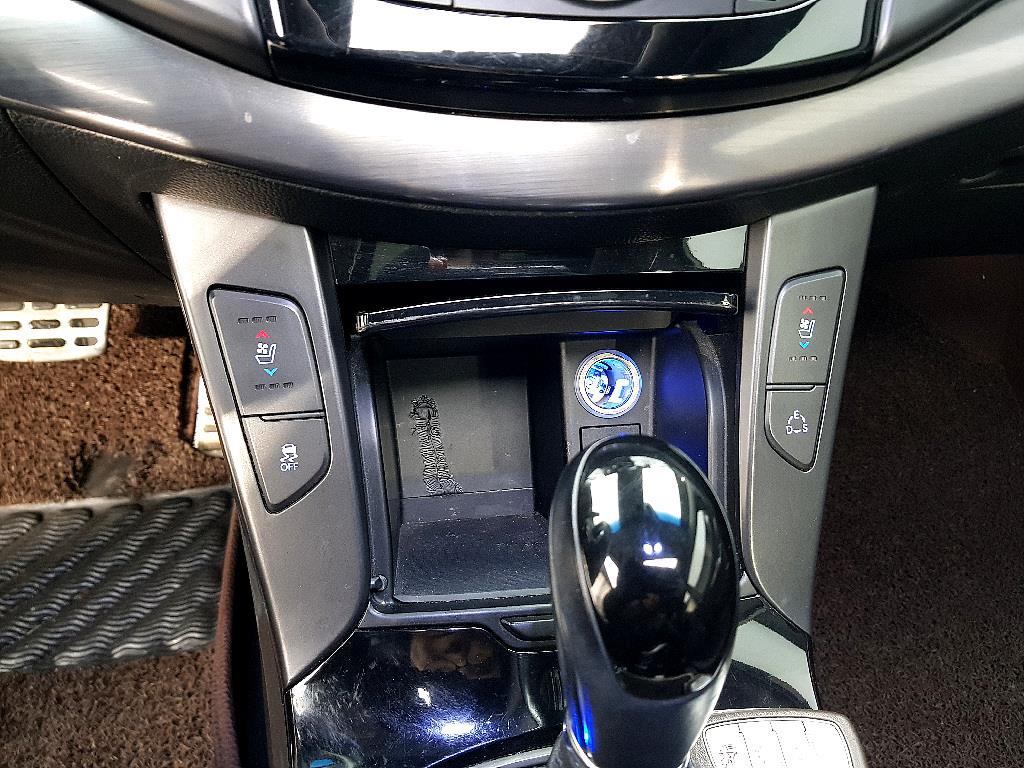 HYUNDAI i40 - Vista 12