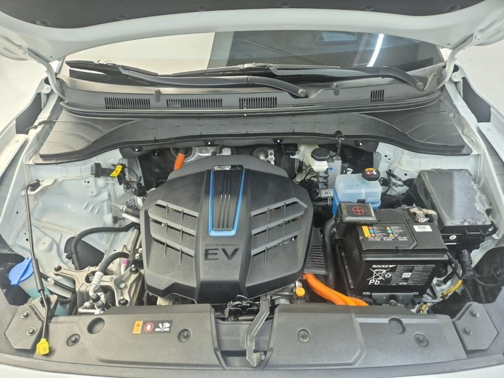 HYUNDAI Kona - Vista 5