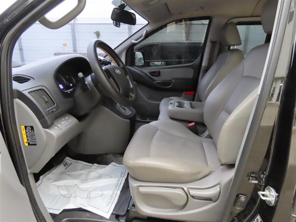 HYUNDAI Starex - Vista 11