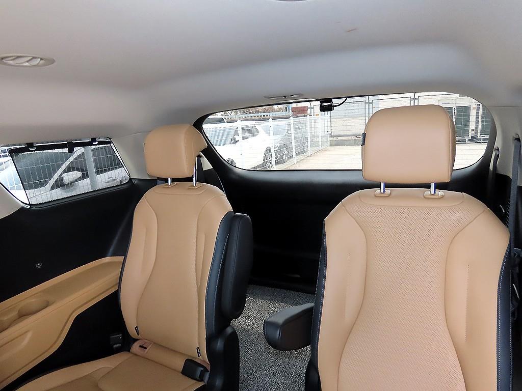 KIA Carnival - Vista 7