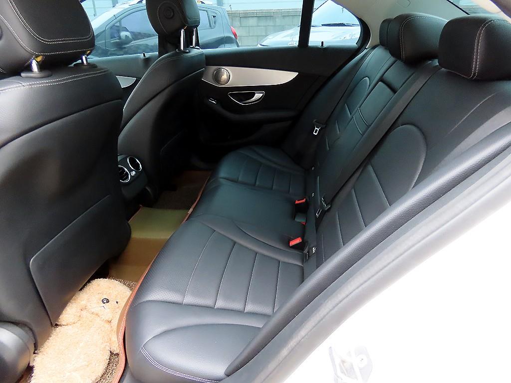 Mercedes Benz C Class - Vista 6