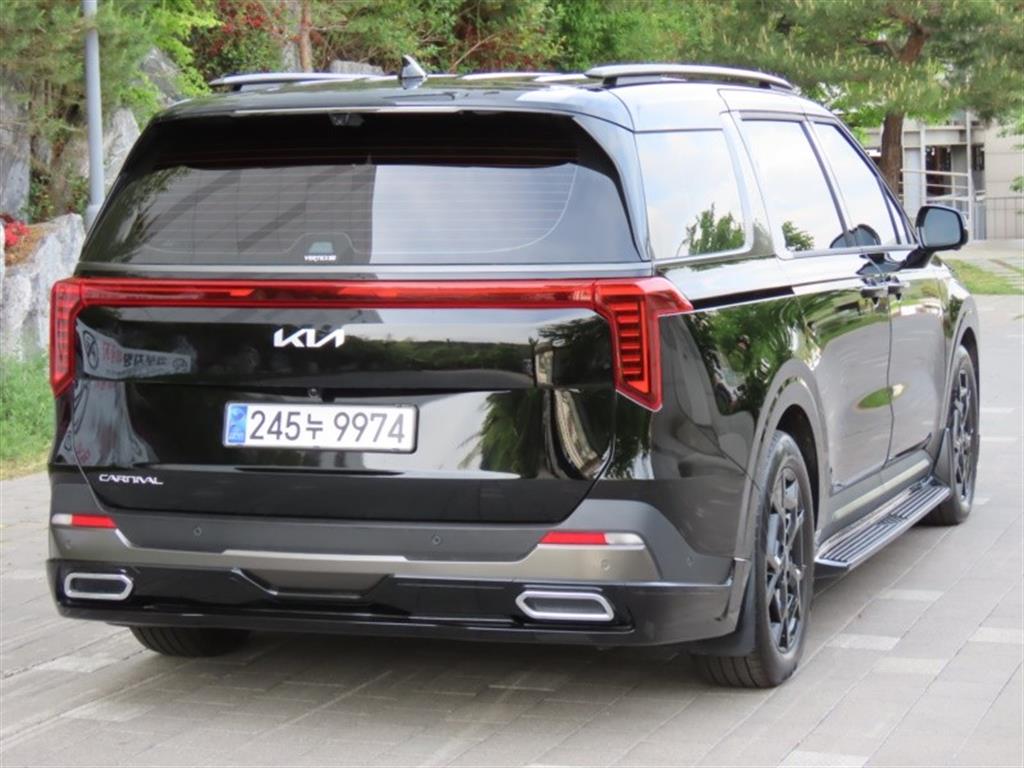 KIA Carnival - Vista 5