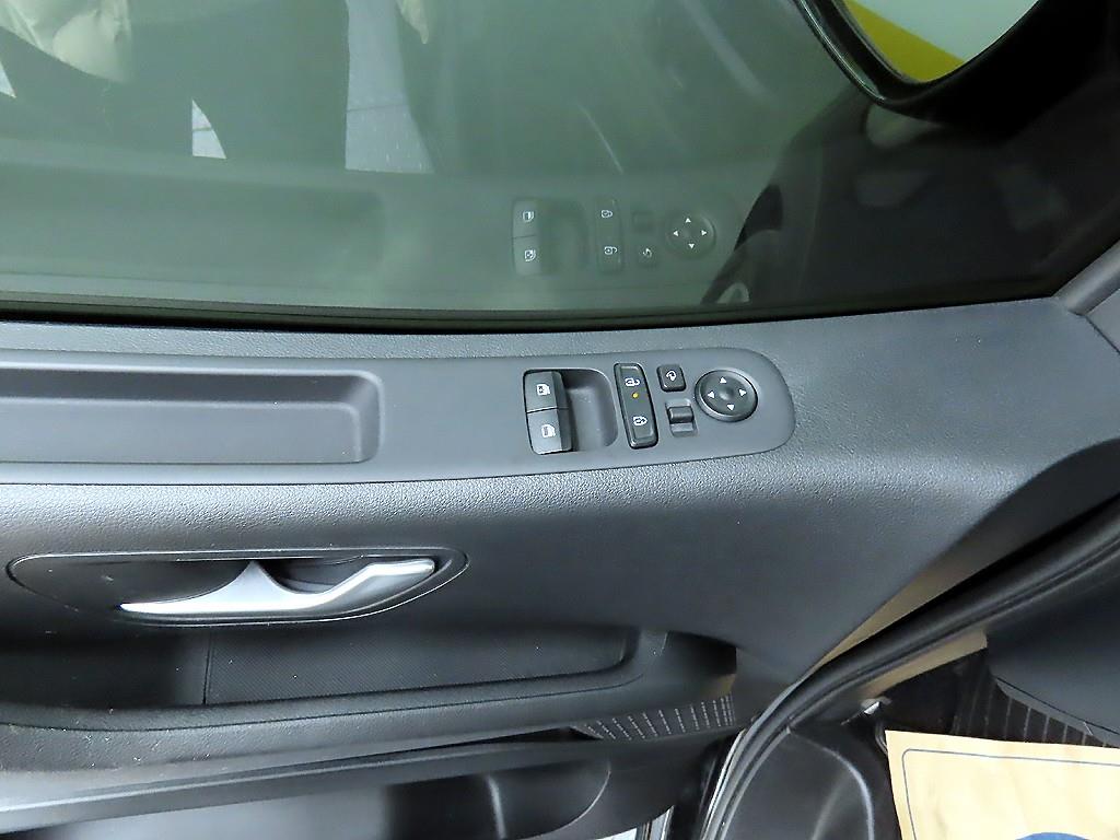 HYUNDAI Staria - Vista 11