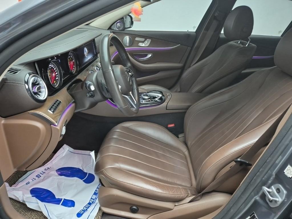 Mercedes Benz E class - Vista 11