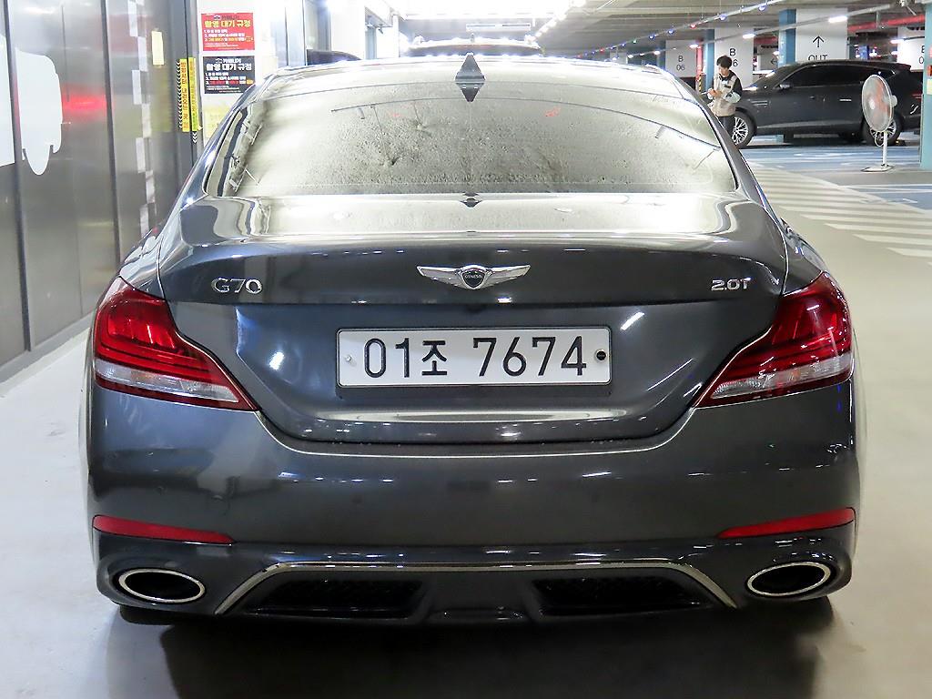 Genesis G70 - Vista 5