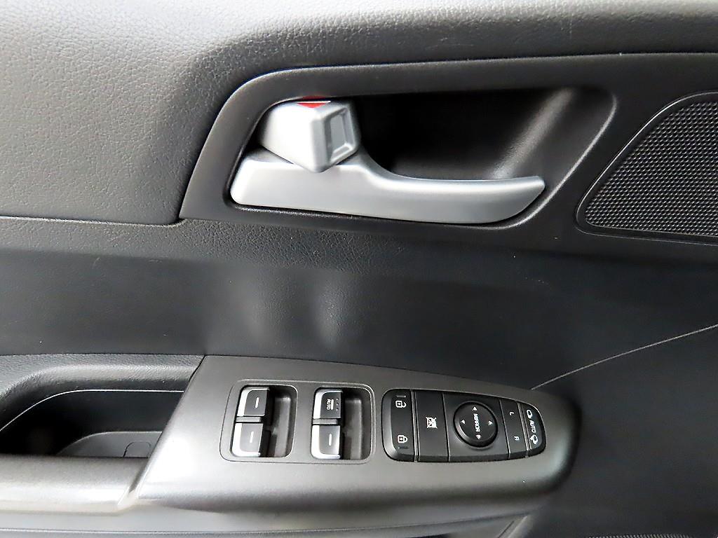 KIA Sportage - Vista 11