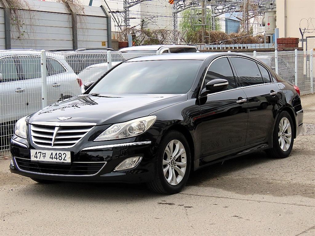 HYUNDAI Genesis - Vista 2