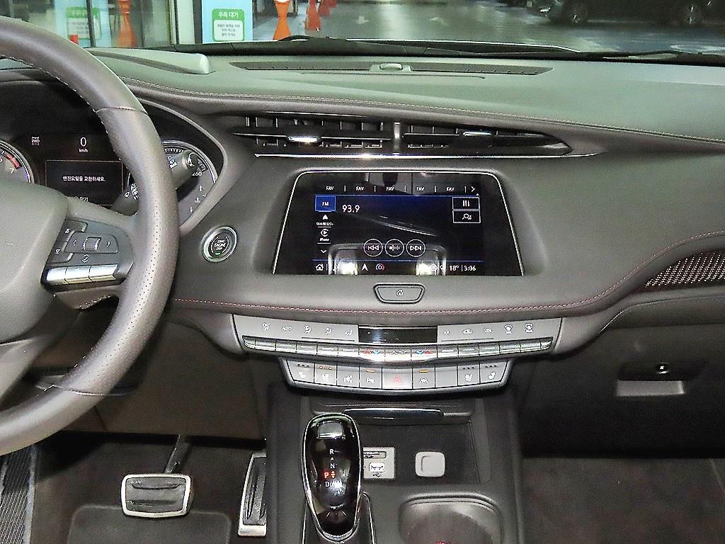 Cadillac XT4 - Vista 11
