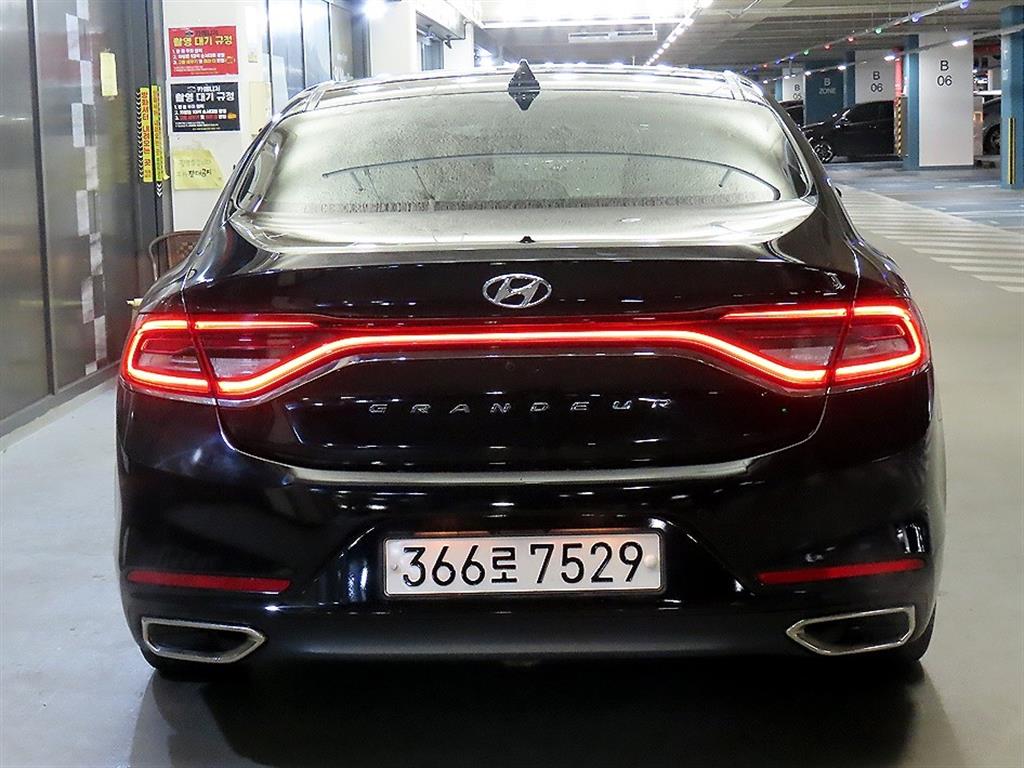 HYUNDAI Grandeur - Vista 5